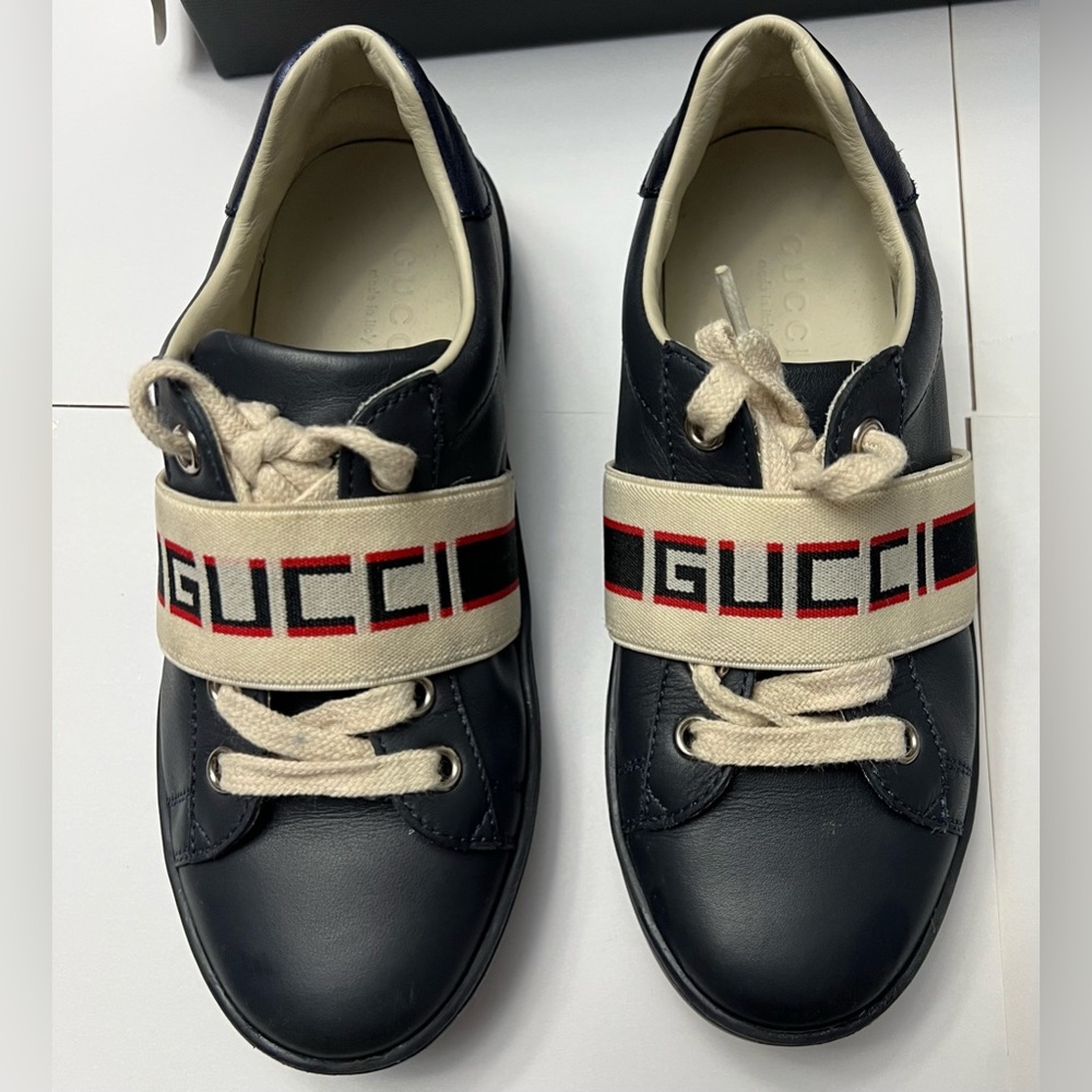 Gucci kids size 31 excellent condition authentic comes with box and dust bag